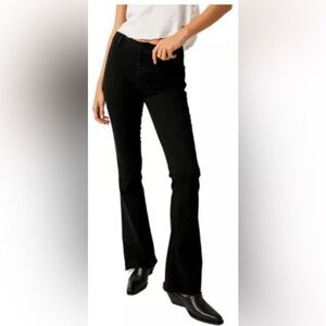 We The Free Level Up Denim side slit flare! Super cute and flattering on!
size28